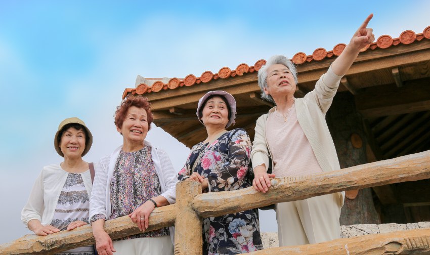 Eine Gruppe alter Frauen auf Ogimi
